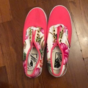 NEW Hot pink/floral Vans size 7.5